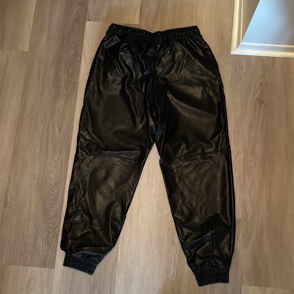 Abercrombie and fitch vegan Leather Joggers - Picture 7 of 8